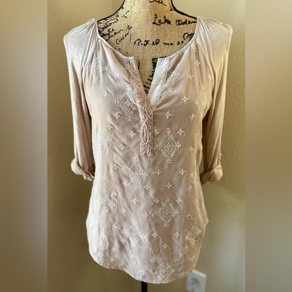 ANTHRO / TINY : Blush/Tan Stitch Henley Blouse - Picture 5 of 10